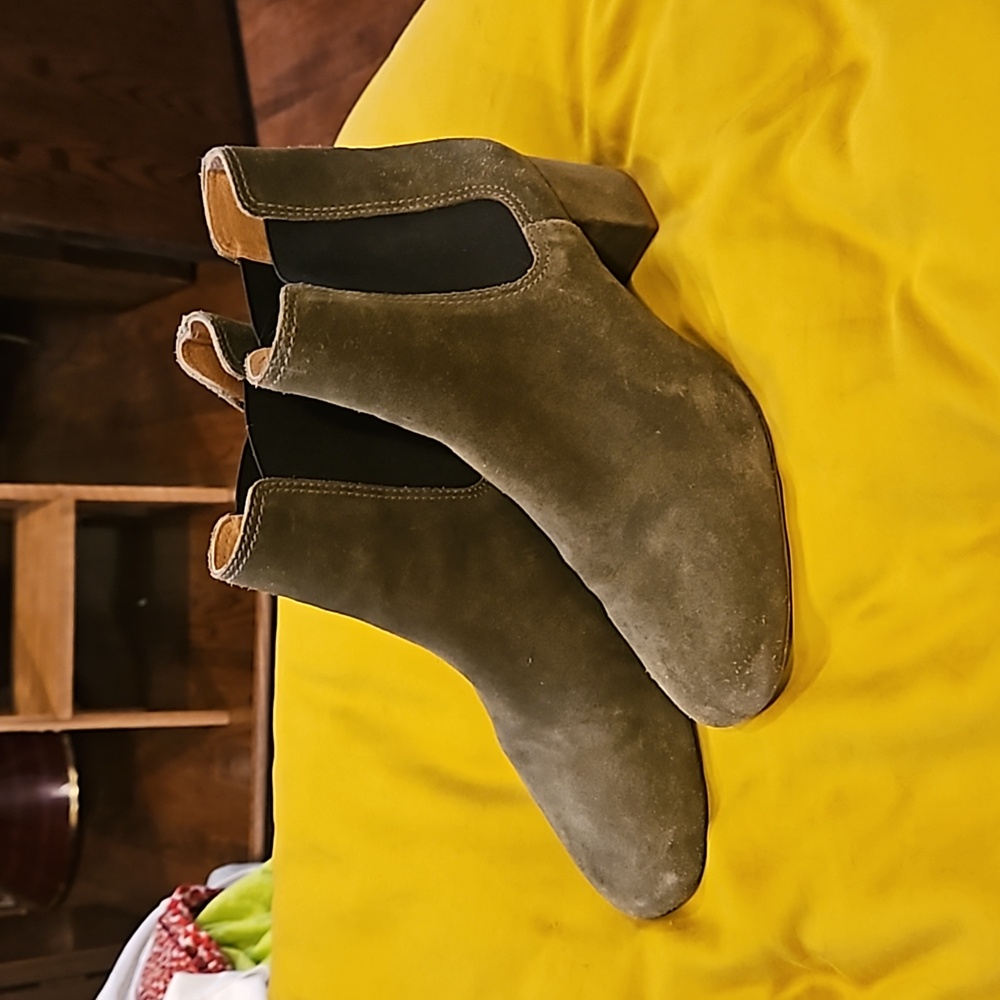 Madewell Chelsea Boots